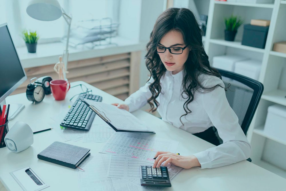 Нужна консультация по сотрудничеству?